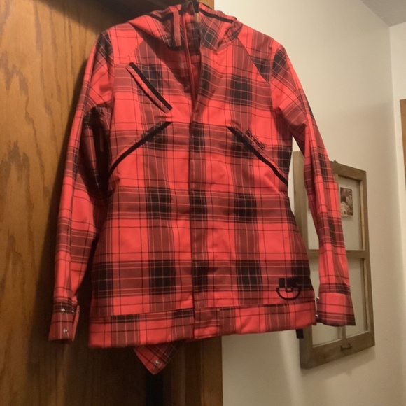 Burton Ruby Red Ski and Snowboard Jacket - Picture 7 of 8